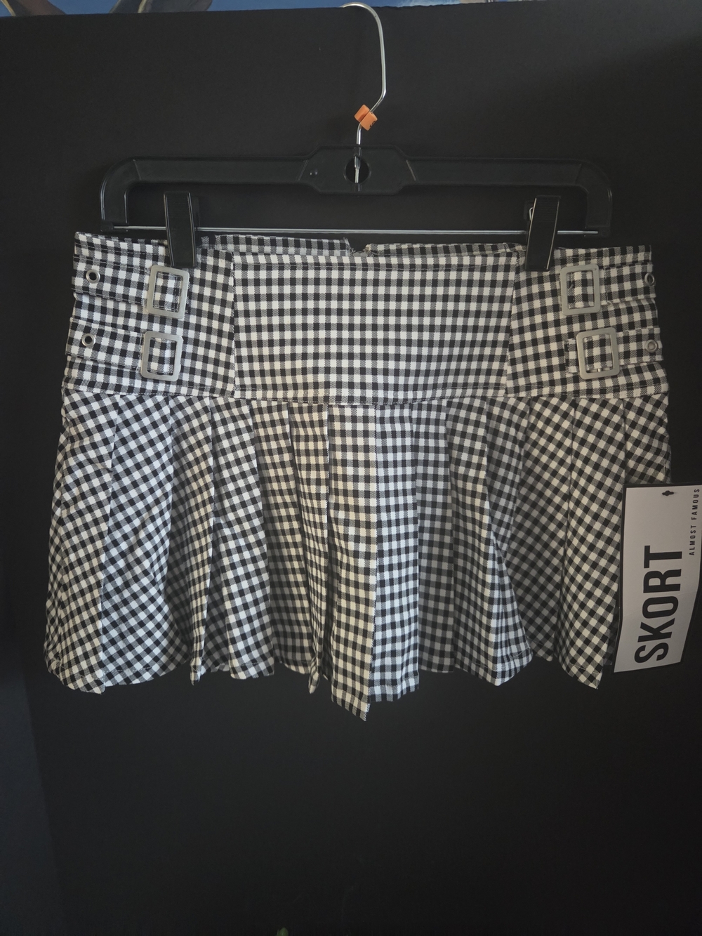 NEW "Almost Famous" Black and White Gingham Pleated Skorts/mini Skirt In Size M